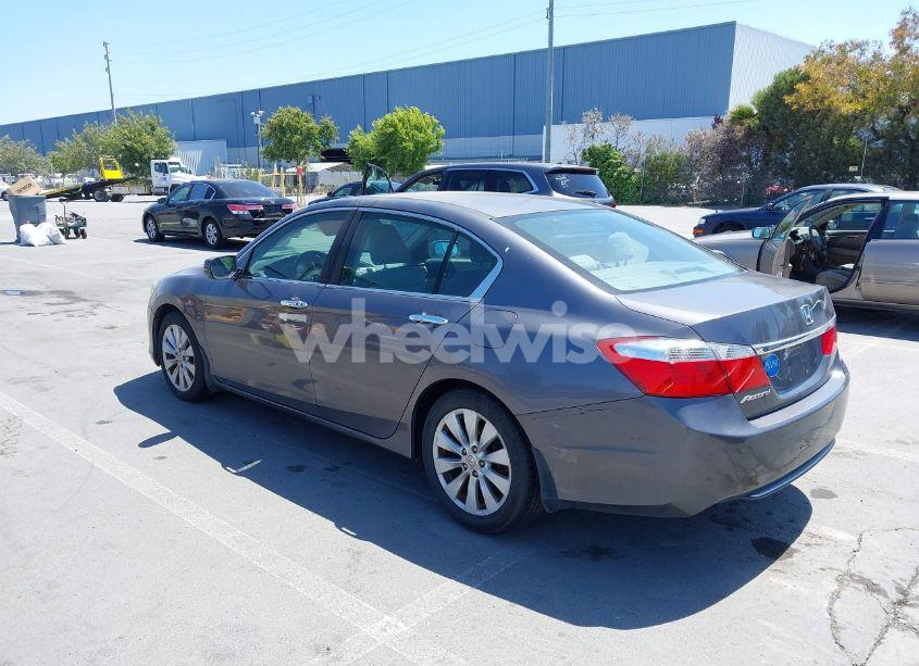 Photo 3 of 2013 Honda Accord EX (VIN 1HGCR2F76DA033881)