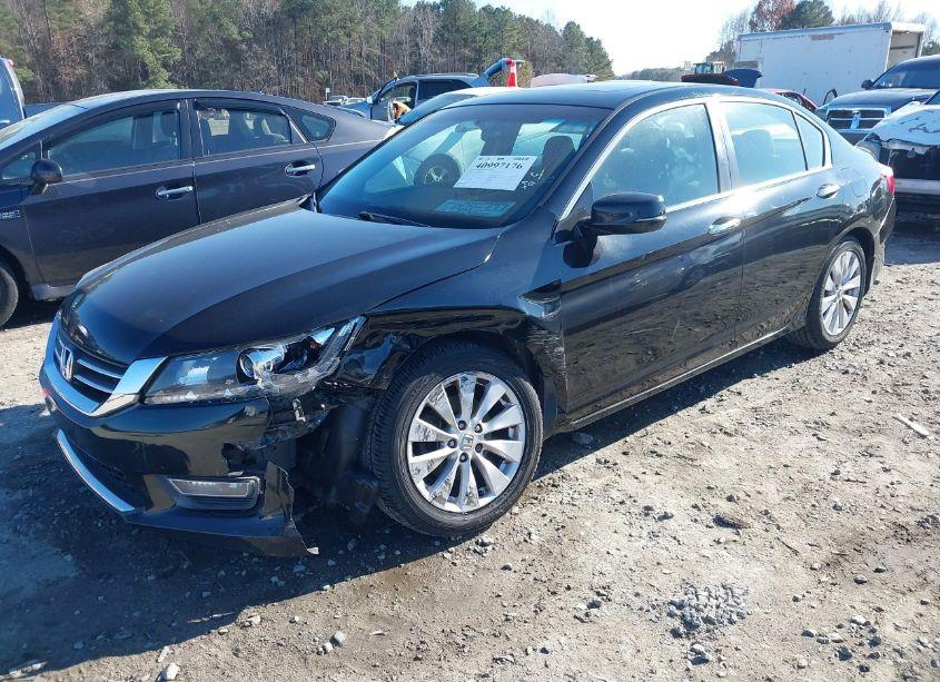 Photo 2 of 2013 Honda Accord EX (VIN 1HGCR2F76DA282598)