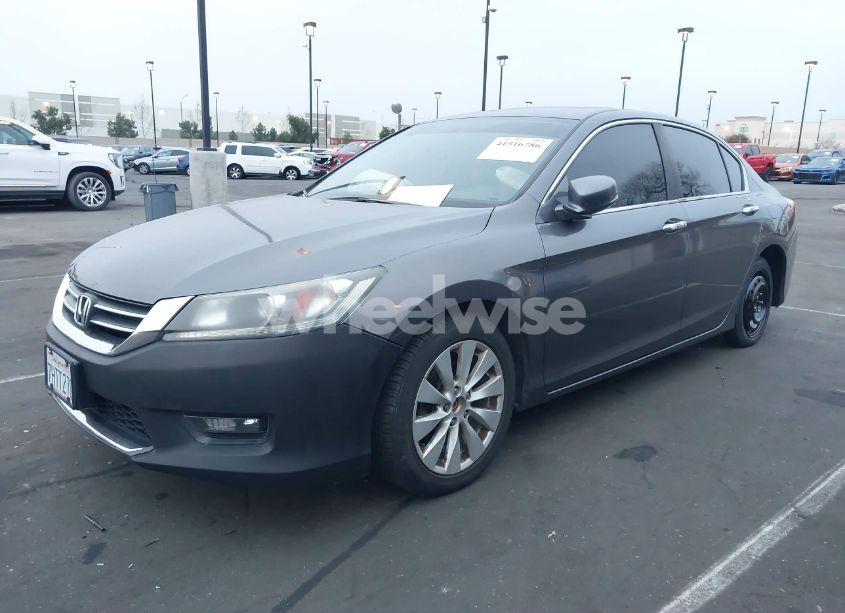 Photo 2 of 2015 Honda Accord EX (VIN 1HGCR2F76FA030336)