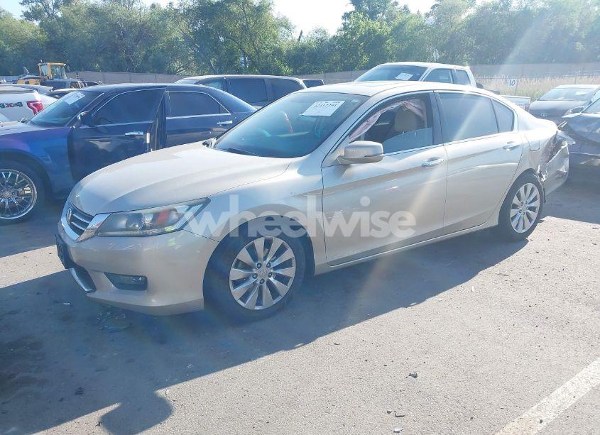 Photo 2 of 2015 Honda Accord EX (VIN 1HGCR2F76FA245845)
