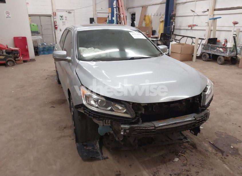2017 Honda Accord EX (VIN 1HGCR2F76HA142881) main photo