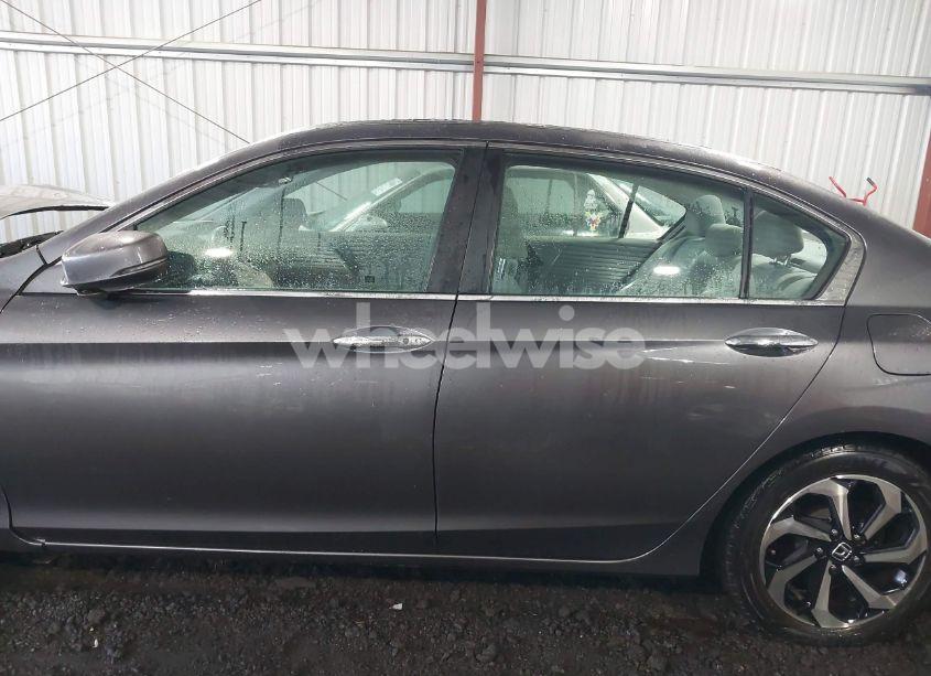 Photo 14 of 2017 Honda Accord EX (VIN 1HGCR2F76HA213870)