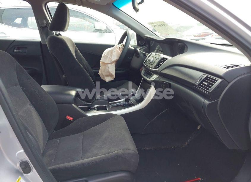 Photo 5 of 2013 Honda Accord EX (VIN 1HGCR2F77DA013753)