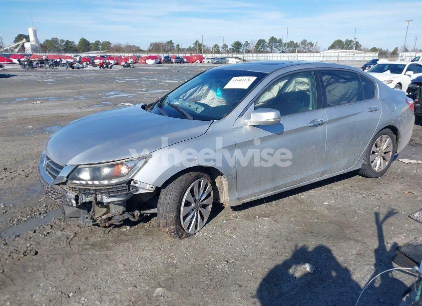 Photo 2 of 2013 Honda Accord EX (VIN 1HGCR2F77DA087402)