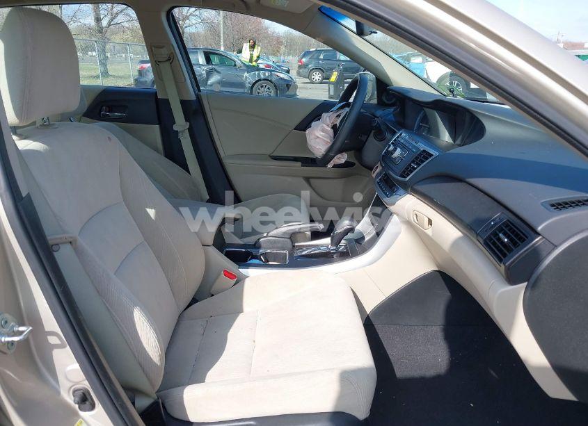 Photo 5 of 2013 Honda Accord EX (VIN 1HGCR2F77DA203049)