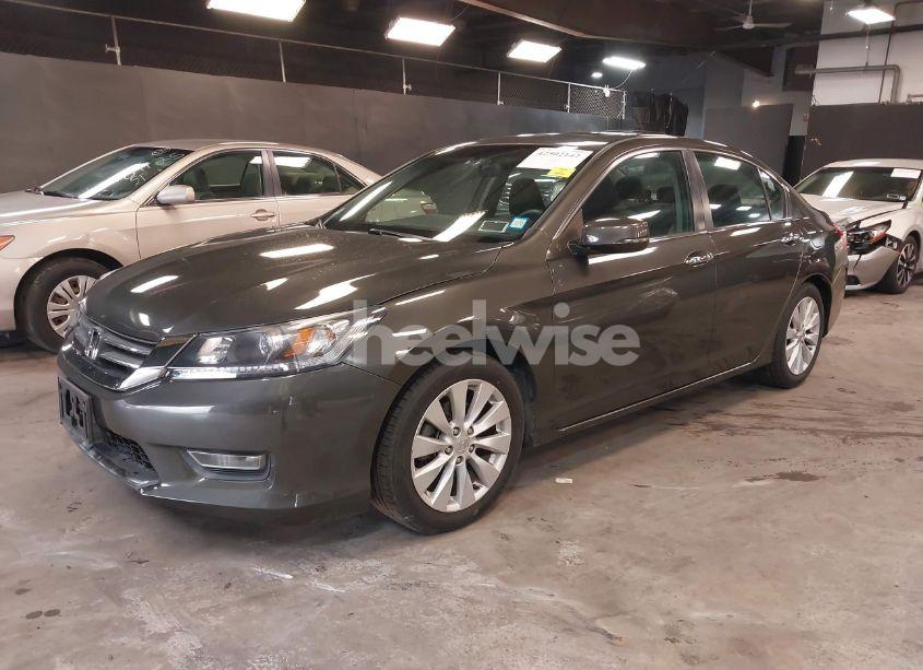 Photo 2 of 2013 Honda Accord EX (VIN 1HGCR2F77DA255037)