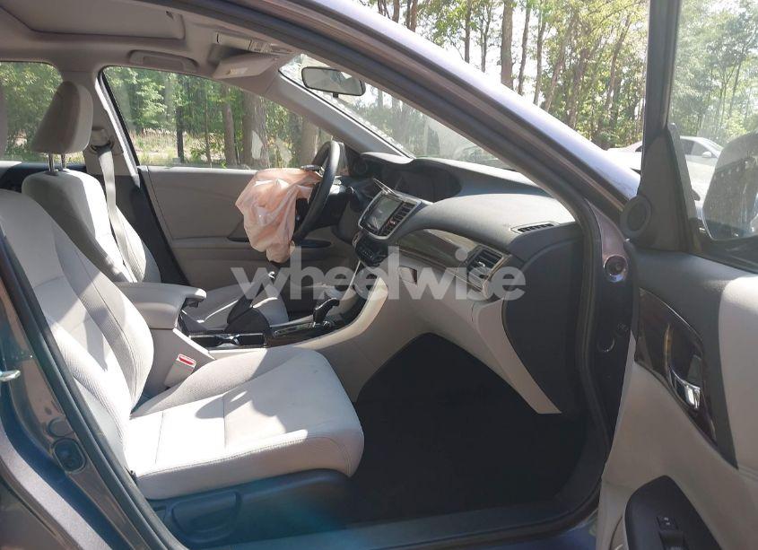 Photo 5 of 2017 Honda Accord EX (VIN 1HGCR2F77HA243928)