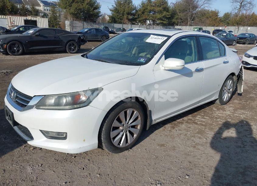 Photo 2 of 2013 Honda Accord EX (VIN 1HGCR2F78DA148935)