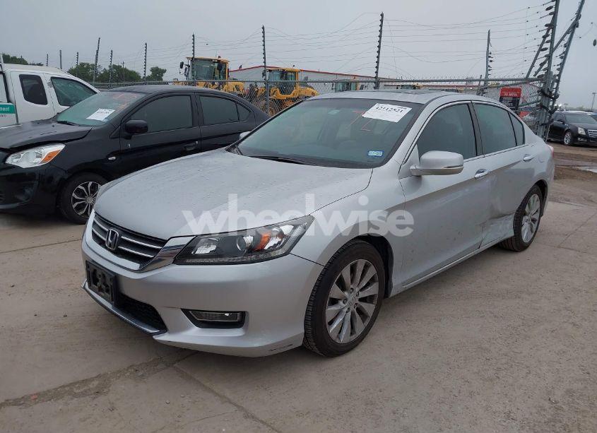 Photo 2 of 2013 Honda Accord EX (VIN 1HGCR2F78DA258500)