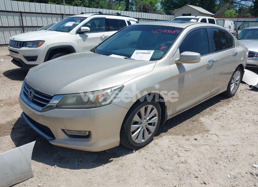 Photo 2 of 2013 Honda Accord EX (VIN 1HGCR2F78DA272736)