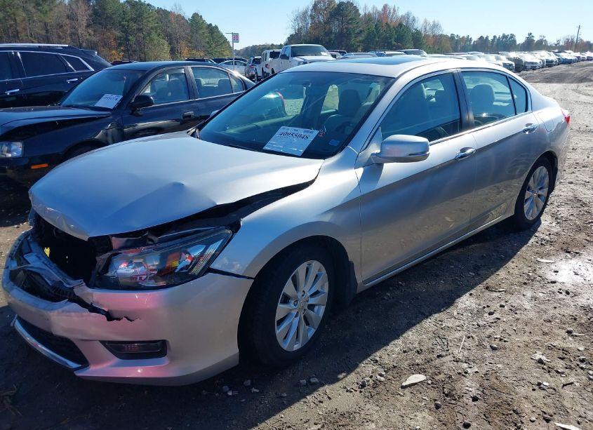 Photo 2 of 2015 Honda Accord EX (VIN 1HGCR2F78FA113945)