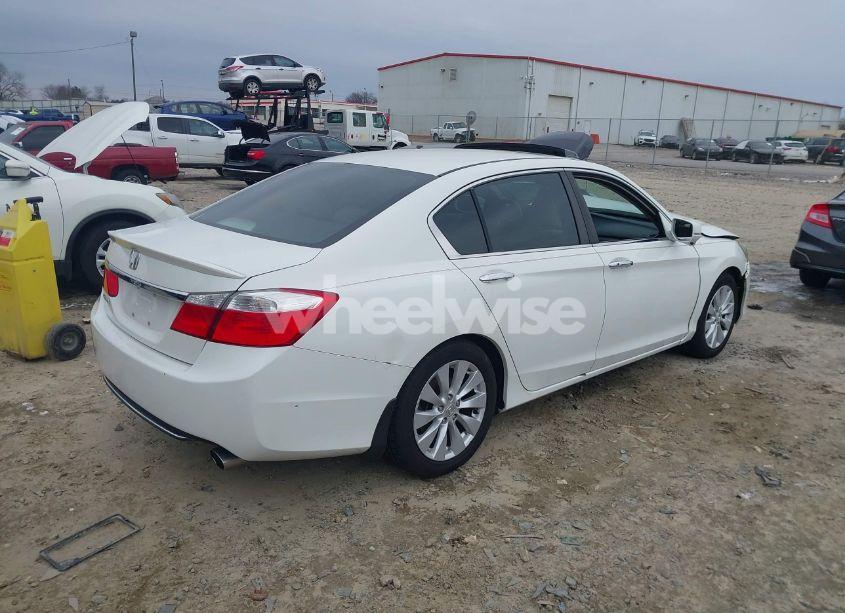 Photo 4 of 2013 Honda Accord EX (VIN 1HGCR2F79DA031137)