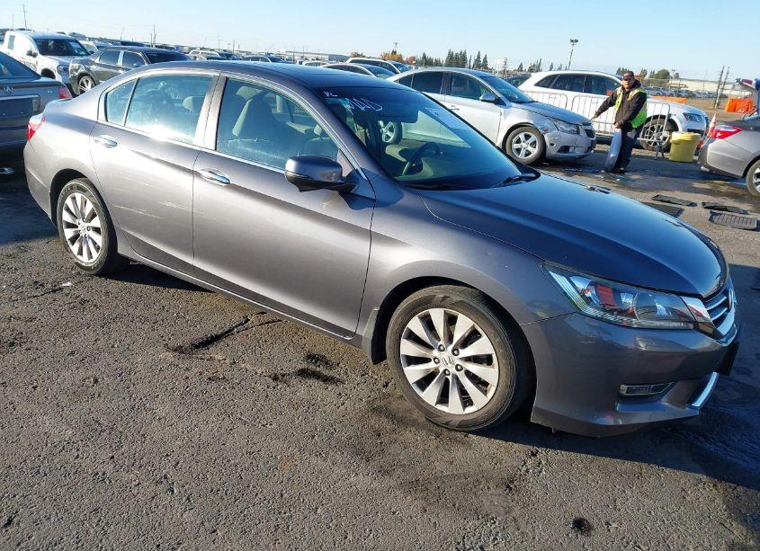 Photo 3 of 2013 Honda Accord EX (VIN 1HGCR2F79DA133036)
