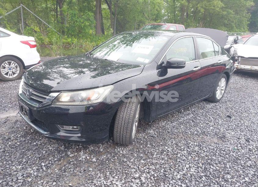 Photo 2 of 2013 Honda Accord EX (VIN 1HGCR2F79DA220323)
