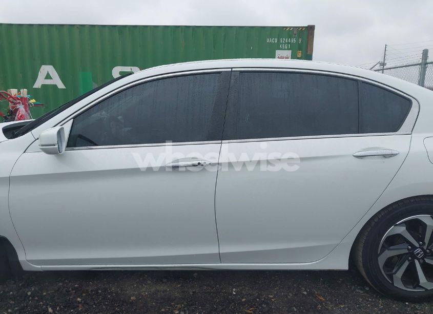 Photo 15 of 2017 Honda Accord EX (VIN 1HGCR2F79HA166950)