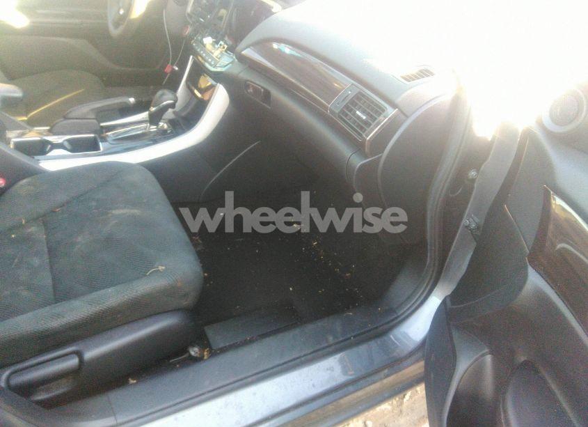 Photo 5 of 2017 Honda Accord EX (VIN 1HGCR2F79HA170643)