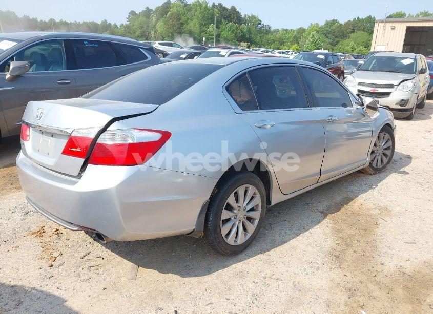 Photo 4 of 2013 Honda Accord EX (VIN 1HGCR2F7XDA039828)