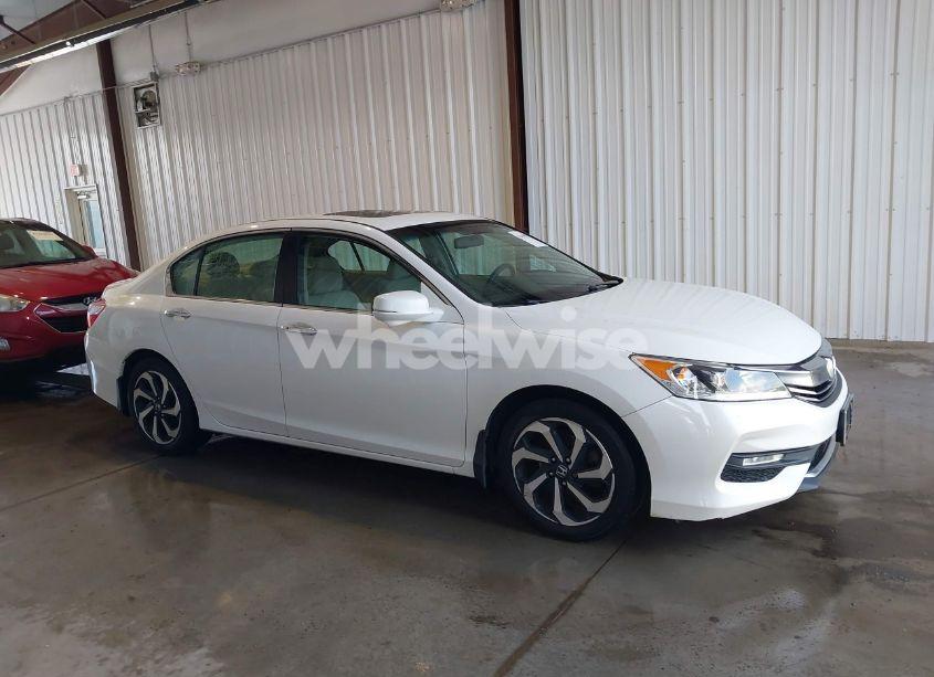 Photo 13 of 2016 Honda Accord EX (VIN 1HGCR2F7XGA172075)