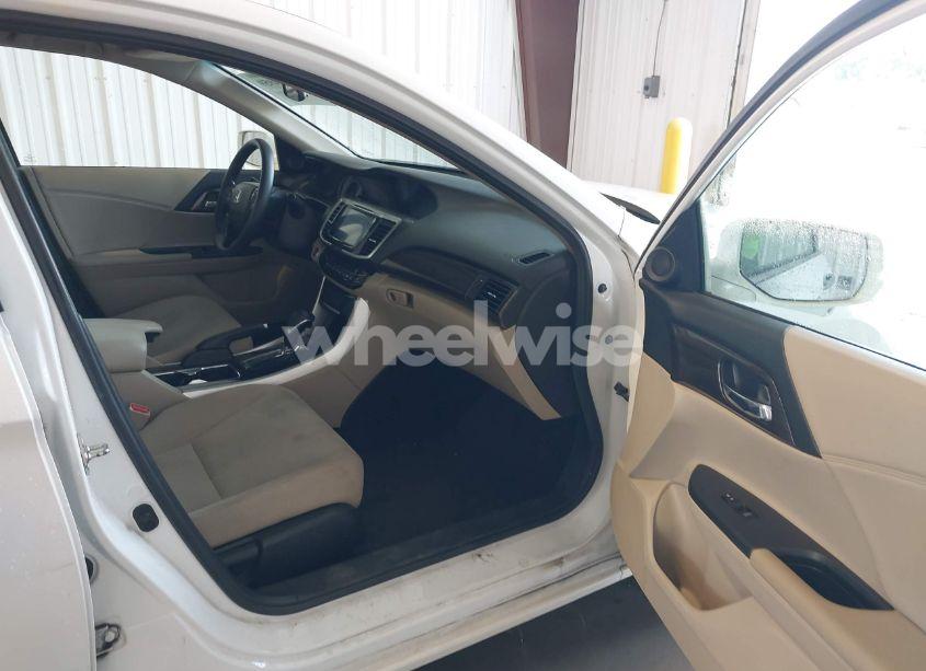 Photo 5 of 2016 Honda Accord EX (VIN 1HGCR2F7XGA172075)