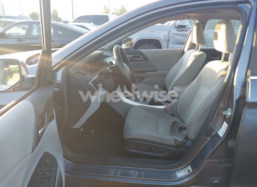 Photo 5 of 2017 Honda Accord EX (VIN 1HGCR2F7XHA179111)