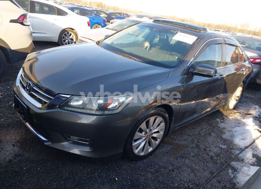 Photo 2 of 2013 Honda Accord EX-L (VIN 1HGCR2F80DA033156)