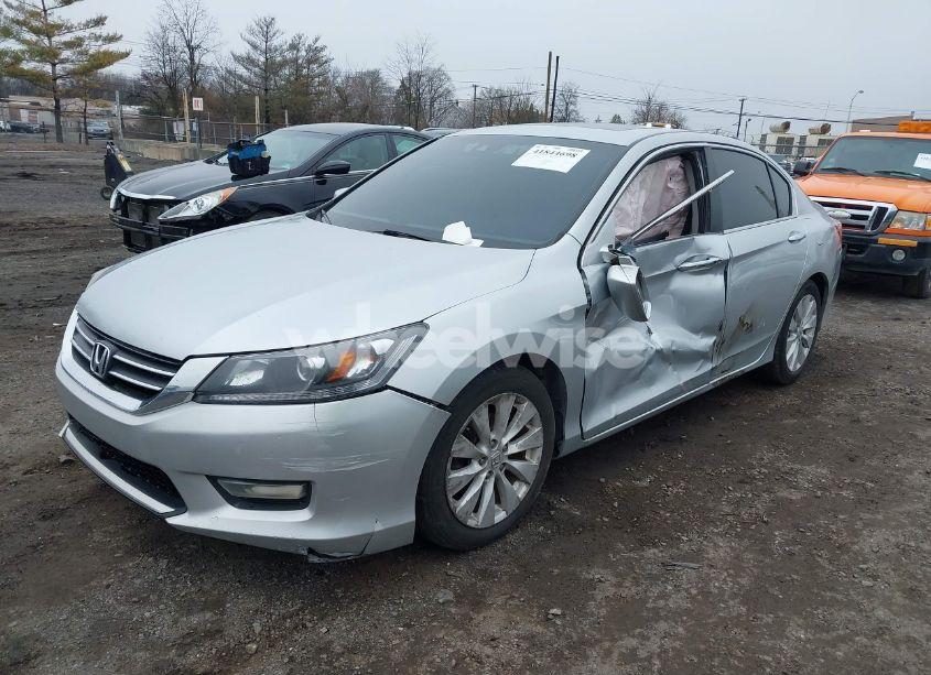 Photo 2 of 2013 Honda Accord EX-L (VIN 1HGCR2F80DA130762)