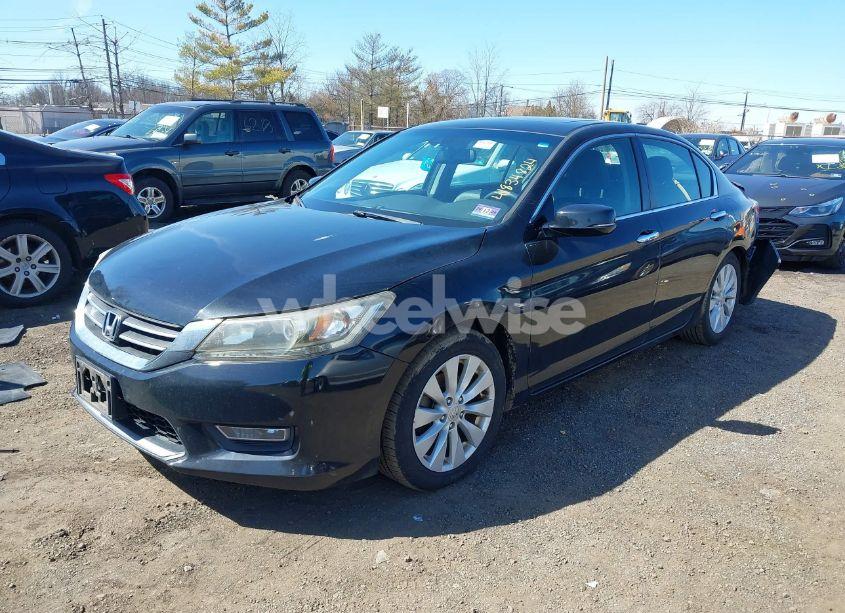 Photo 2 of 2015 Honda Accord EX-L (VIN 1HGCR2F80FA020958)