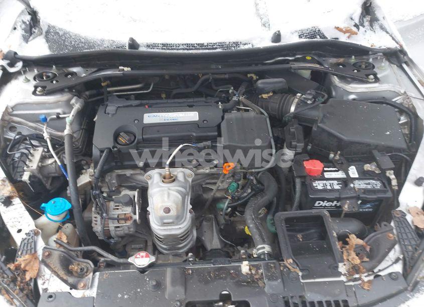 Photo 10 of 2015 Honda Accord EX-L (VIN 1HGCR2F80FA066256)