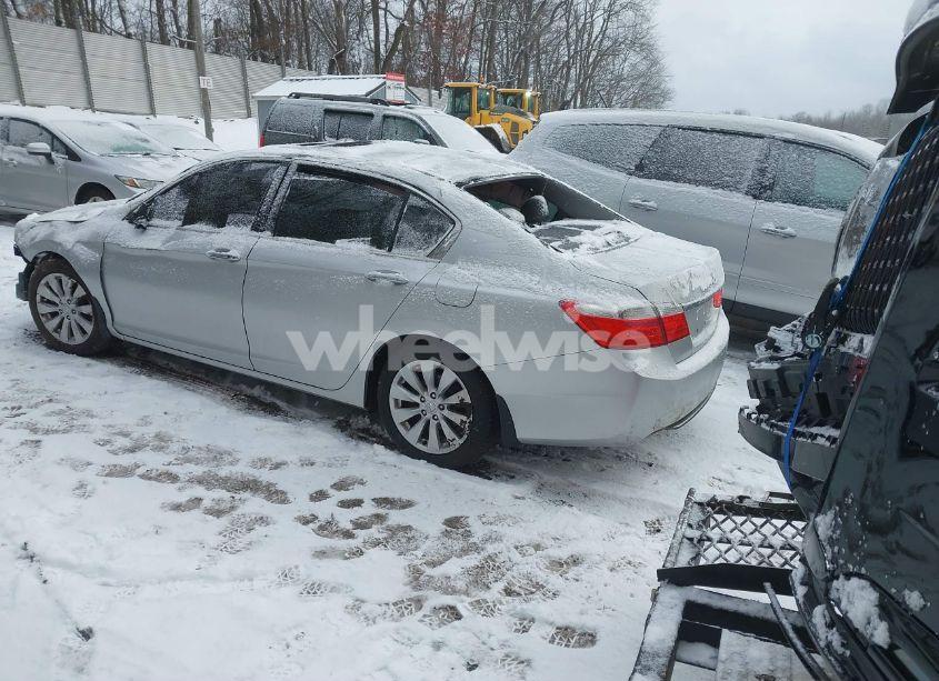 Photo 3 of 2015 Honda Accord EX-L (VIN 1HGCR2F80FA066256)