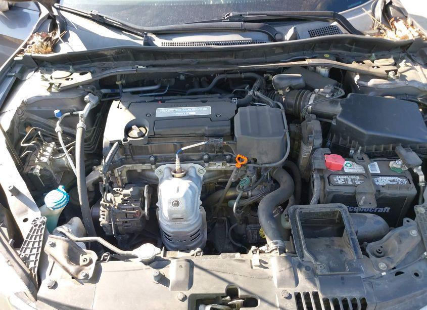 Photo 10 of 2015 Honda Accord EX-L (VIN 1HGCR2F80FA072770)