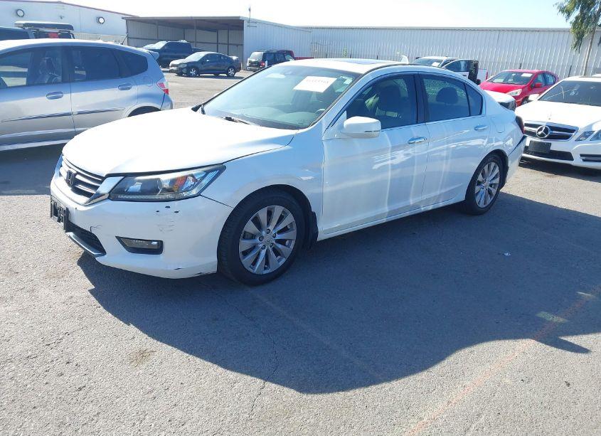 Photo 2 of 2015 Honda Accord EX-L (VIN 1HGCR2F80FA225485)