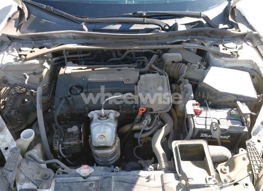 Photo 10 of 2015 Honda Accord EX-L (VIN 1HGCR2F80FA268613)