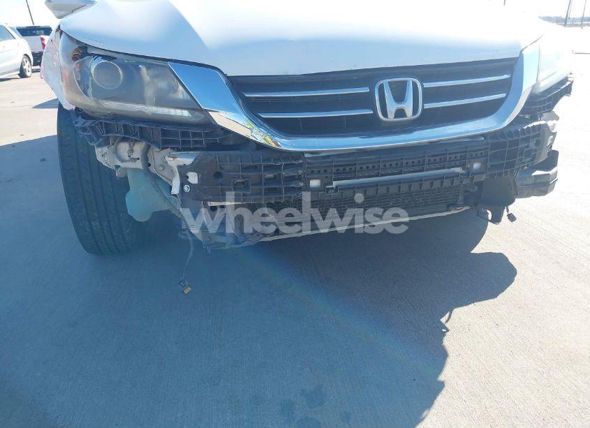 Photo 19 of 2015 Honda Accord EX-L (VIN 1HGCR2F80FA268613)
