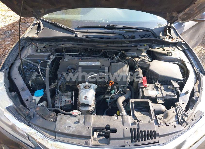 Photo 10 of 2016 Honda Accord EX-L (VIN 1HGCR2F80GA000288)