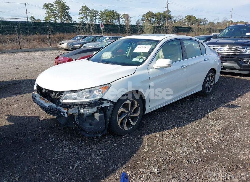 Photo 2 of 2016 Honda Accord EX-L (VIN 1HGCR2F80GA077162)