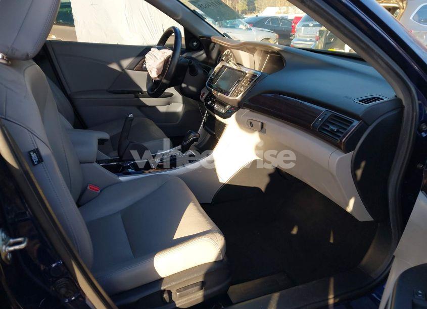 Photo 5 of 2016 Honda Accord EX-L (VIN 1HGCR2F80GA137957)