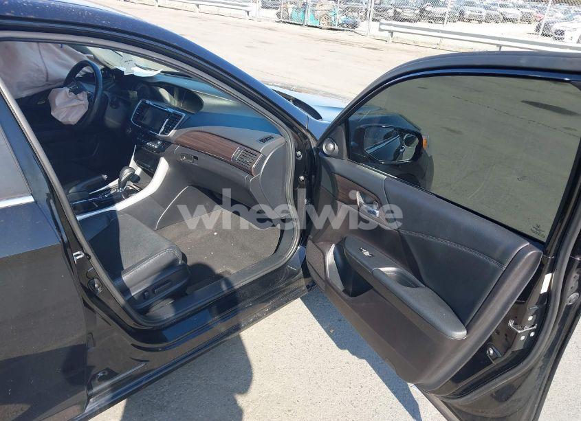 Photo 5 of 2016 Honda Accord EX-L (VIN 1HGCR2F80GA159957)