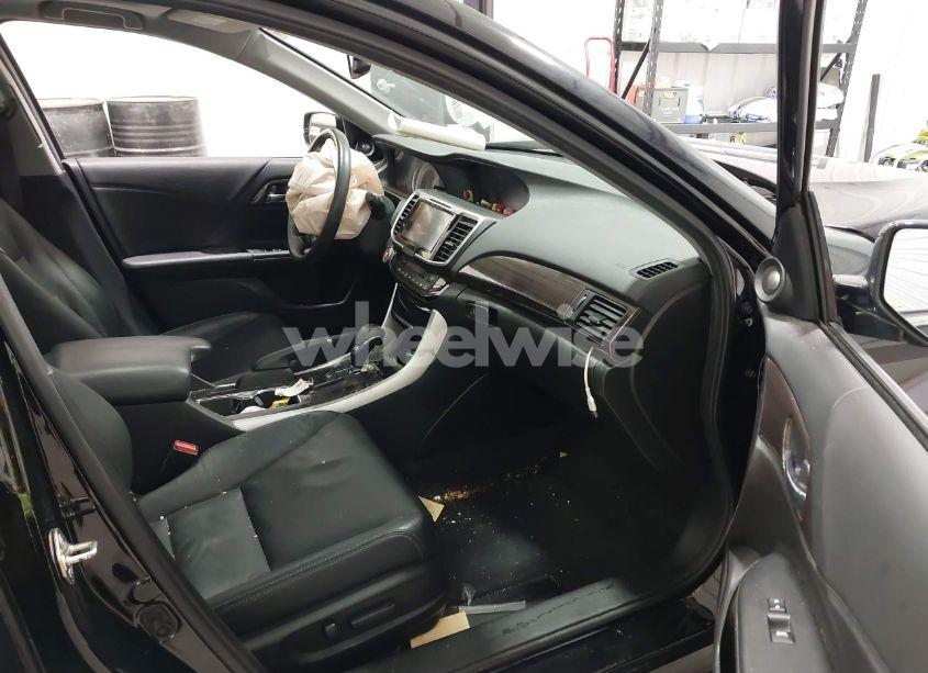 Photo 5 of 2017 Honda Accord EX-L (VIN 1HGCR2F80HA058211)