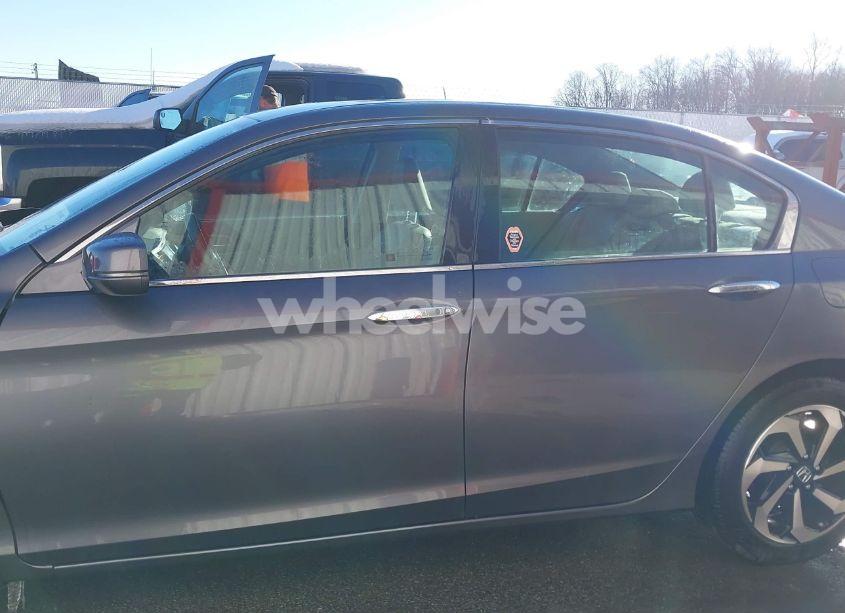 Photo 14 of 2017 Honda Accord EX-L (VIN 1HGCR2F80HA063585)