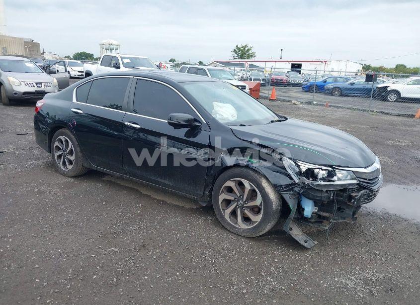 2017 Honda Accord EX-L (VIN 1HGCR2F80HA073131) main photo