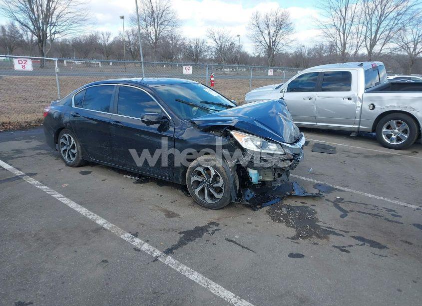 2017 Honda Accord EX-L (VIN 1HGCR2F80HA090303) main photo