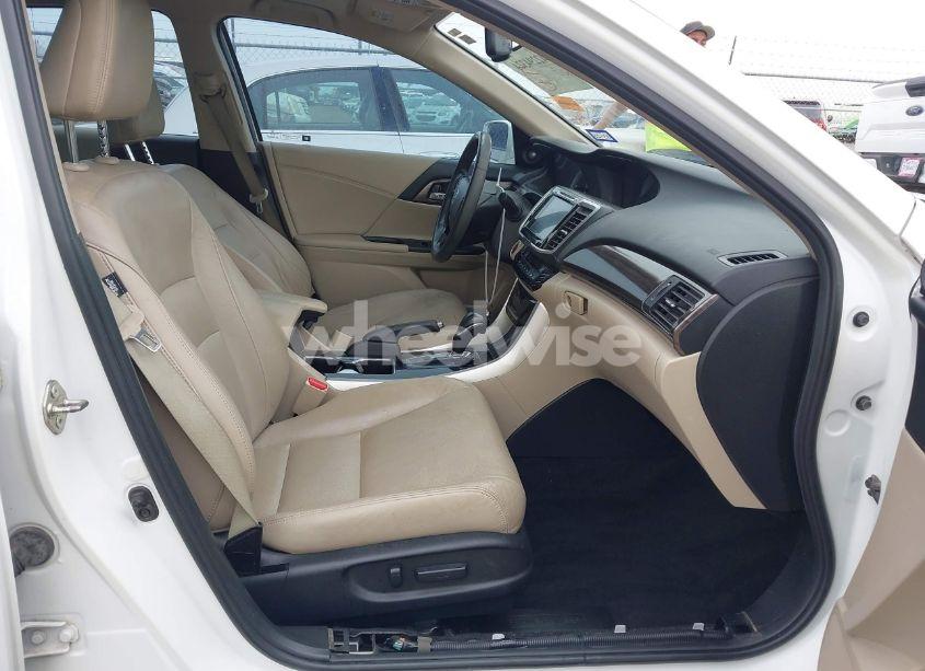 Photo 5 of 2017 Honda Accord EX-L (VIN 1HGCR2F80HA091886)