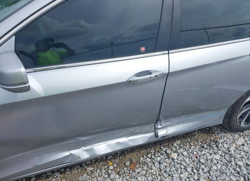 Photo 6 of 2017 Honda Accord EX-L (VIN 1HGCR2F80HA173388)