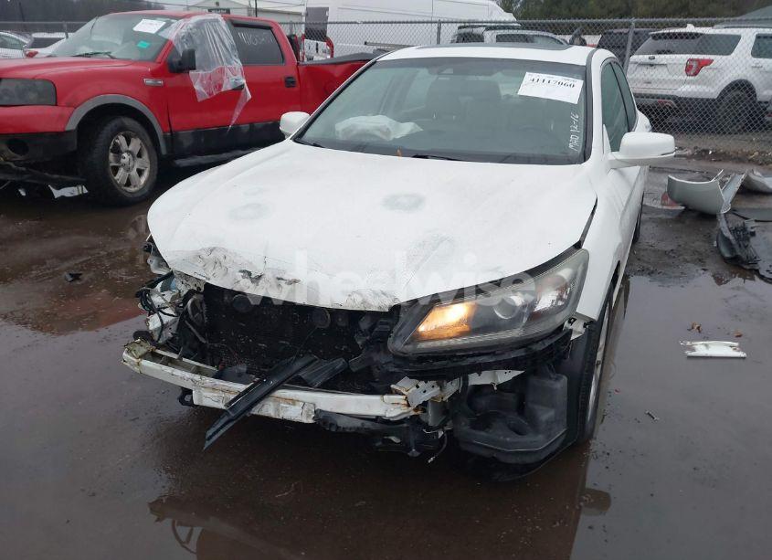 Photo 2 of 2013 Honda Accord EX-L (VIN 1HGCR2F81DA013501)