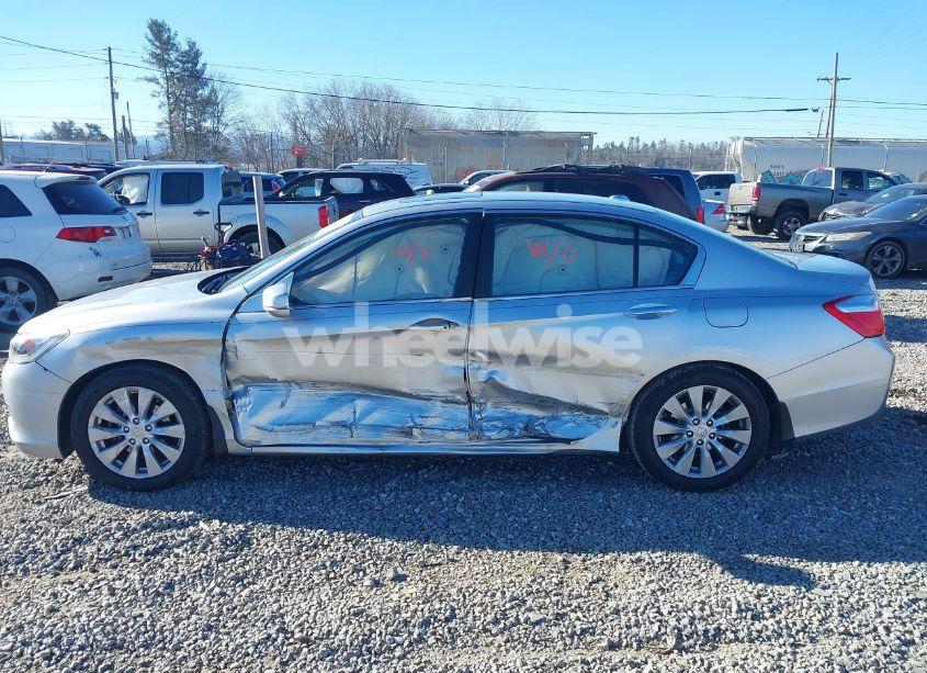 Photo 14 of 2013 Honda Accord SDN (VIN 1HGCR2F81DA043856)