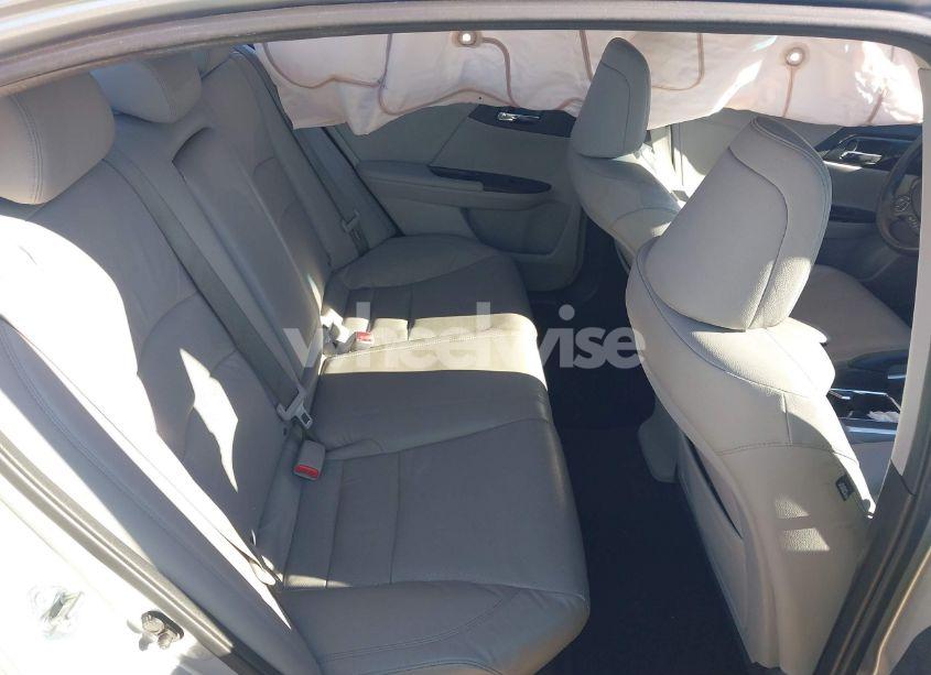 Photo 8 of 2013 Honda Accord SDN (VIN 1HGCR2F81DA043856)