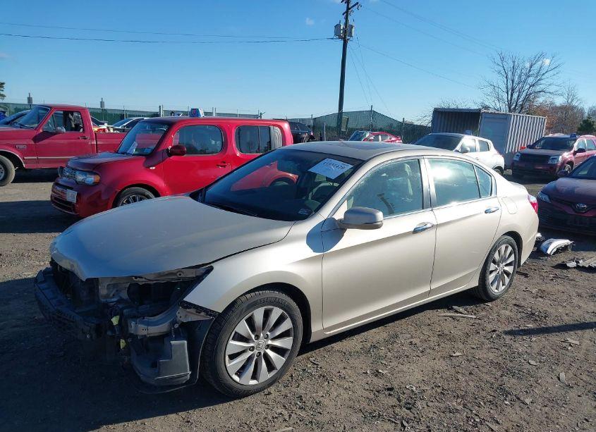 Photo 2 of 2013 Honda Accord EX-L (VIN 1HGCR2F81DA272456)