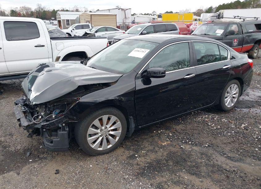 Photo 2 of 2015 Honda Accord EX-L (VIN 1HGCR2F81FA034190)