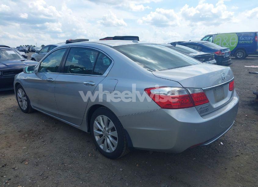 Photo 3 of 2015 Honda Accord EX-L (VIN 1HGCR2F81FA064578)