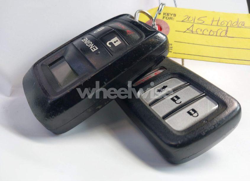 Photo 11 of 2015 Honda Accord EX-L (VIN 1HGCR2F81FA072244)